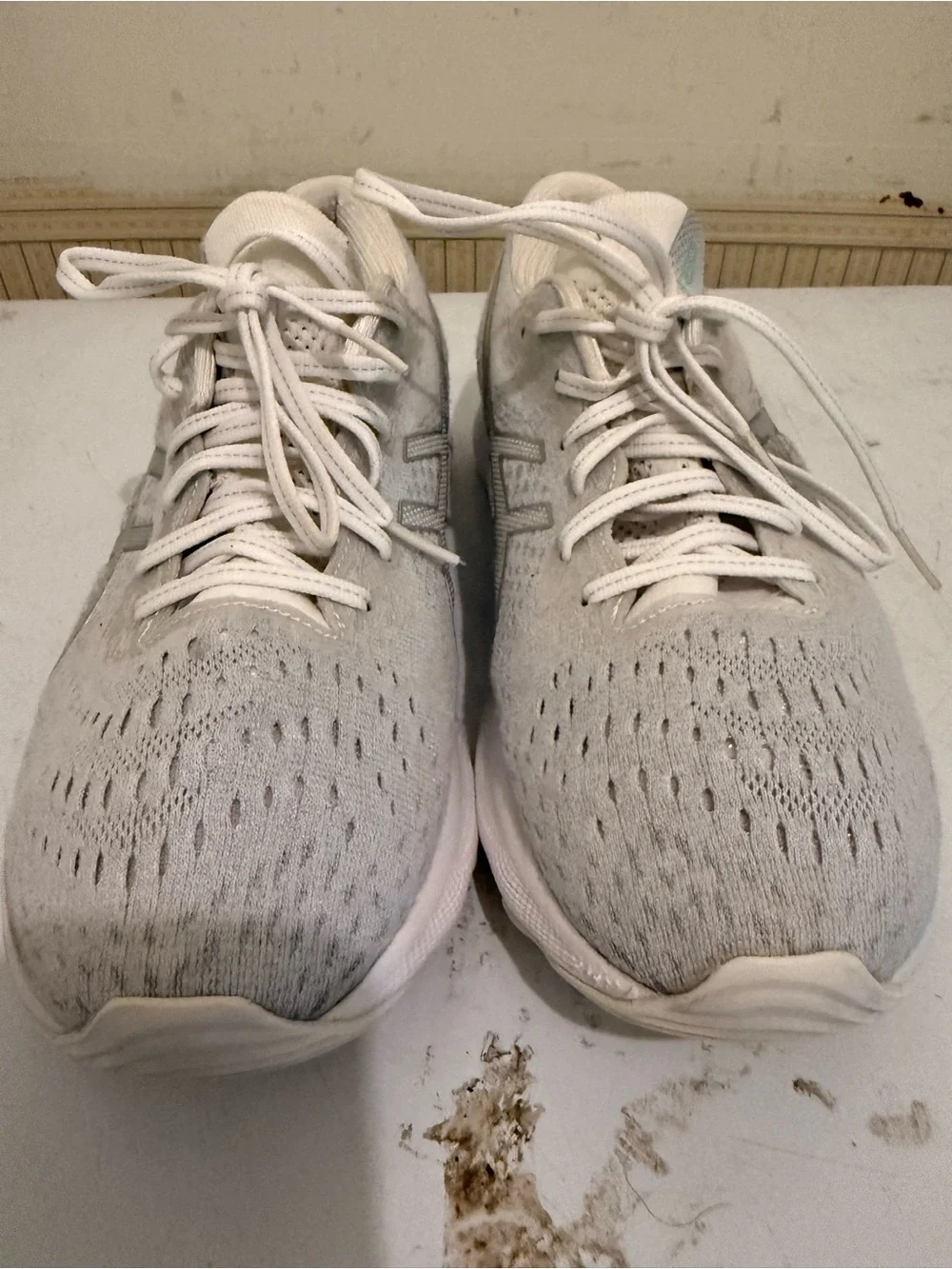 Men's Athletic Running Shoes - Cream Knit Upper